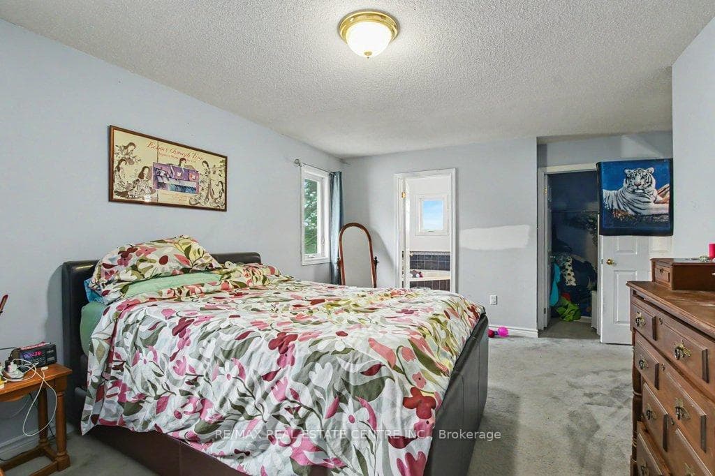 2100 Kevin Crescent photo 26