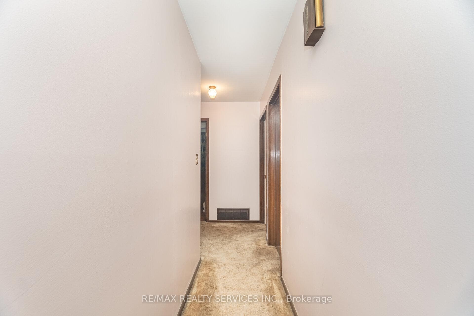 57 Esplanade Road photo 19
