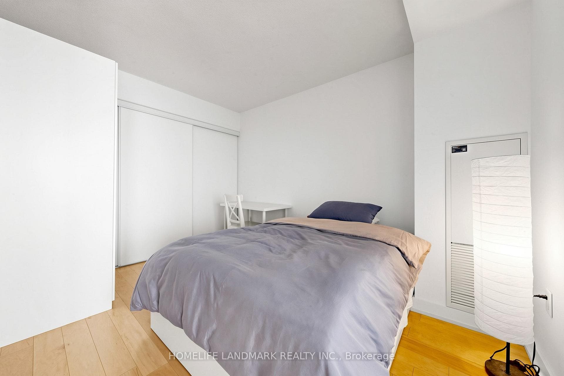 15 Fort York Boulevard Unit 2811 photo 17