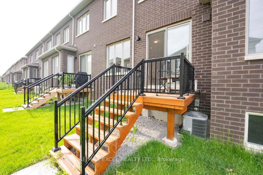 79 Schmeltzer Crescent photo 19