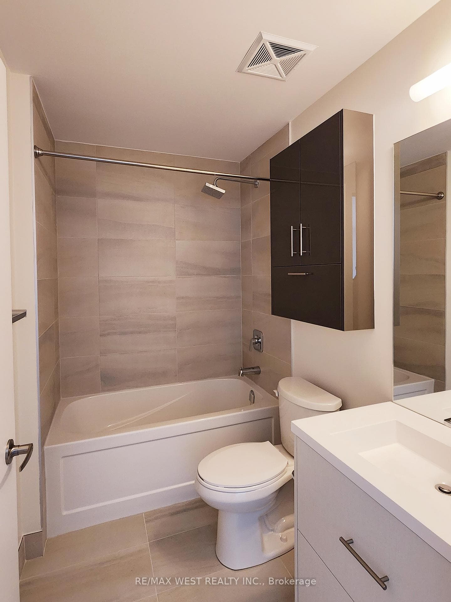 188 Fairview Mall Drive Unit 903 photo 10