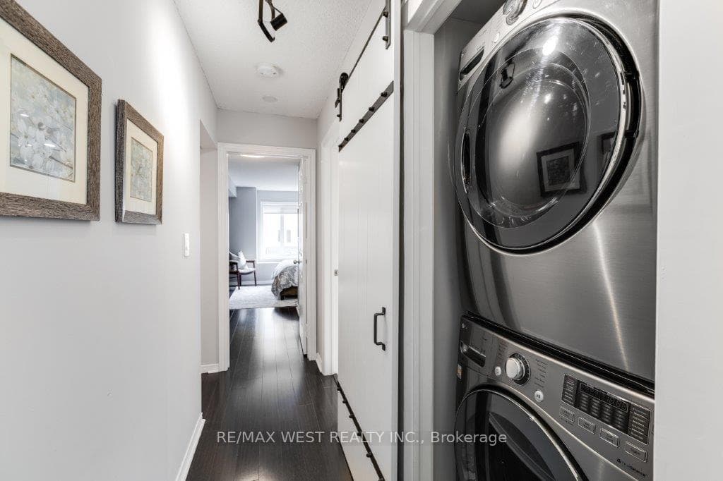 208 NIagara Street Unit TH121 photo 22