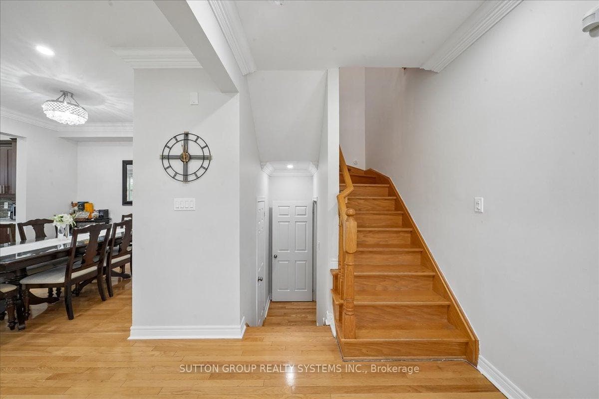 3348 Sunlight Street photo 19