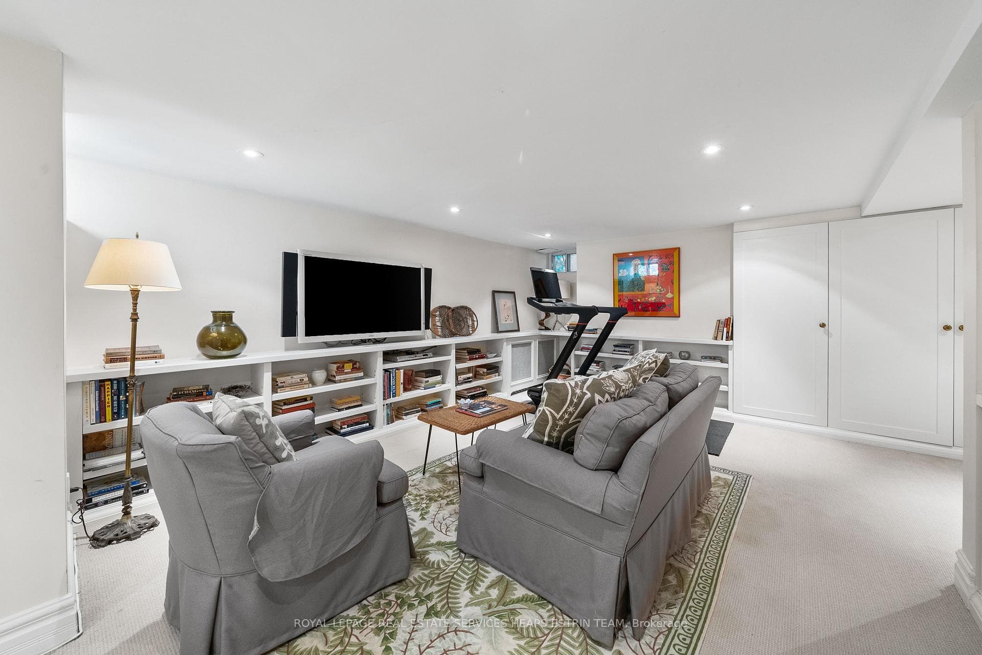77 Douglas Crescent photo 29