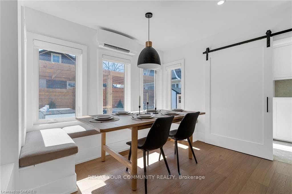 1379 CAROLINE Street photo 10