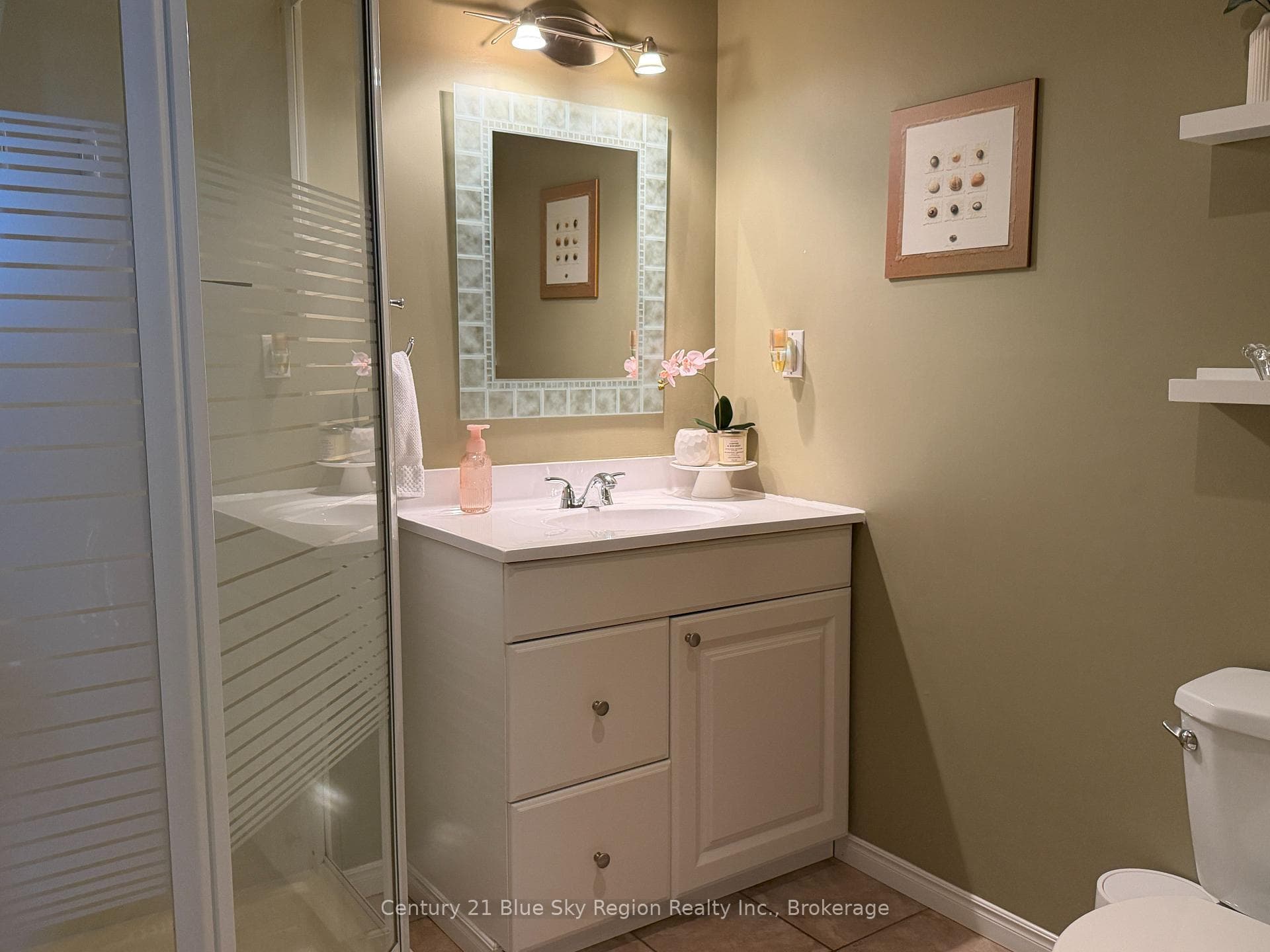 790 LAURENTIAN Avenue photo 26