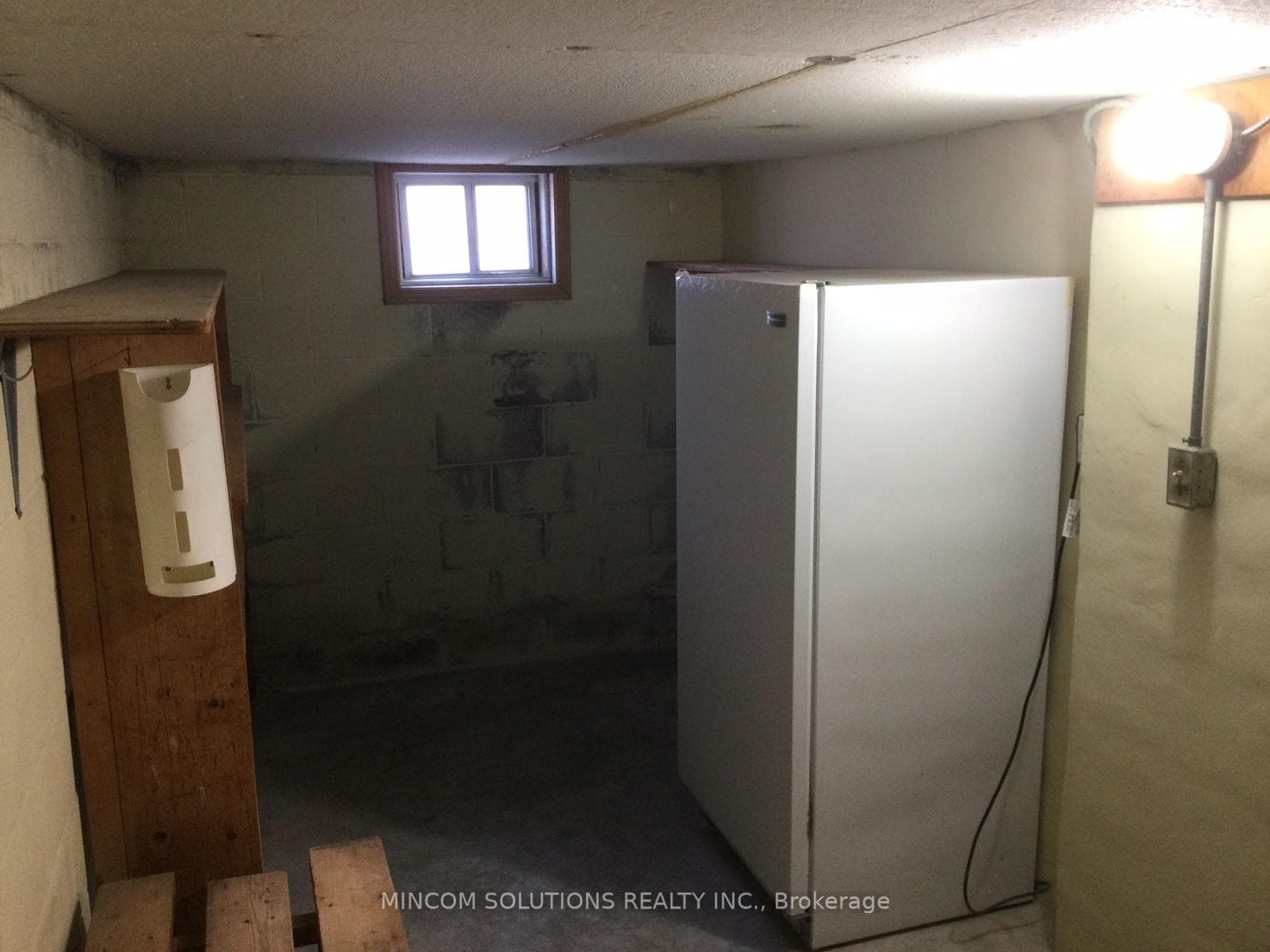 388 Kane Avenue photo 26