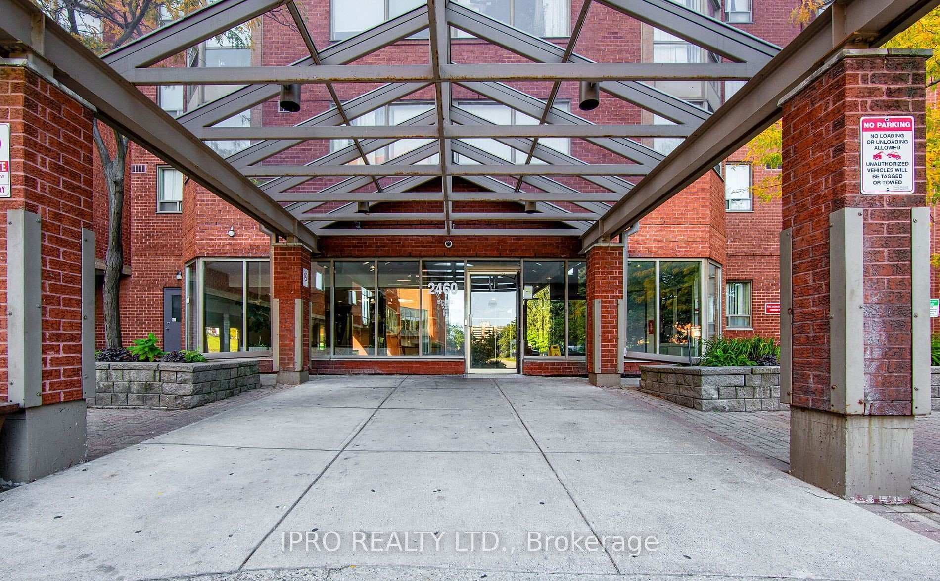 2460 Eglinton Avenue Unit 1617 photo 3