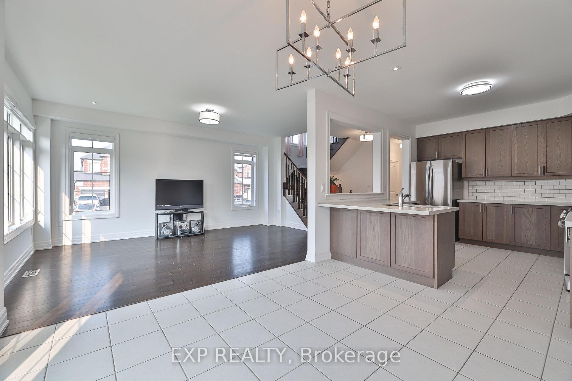 1487 Farrow Cres Crescent photo 13