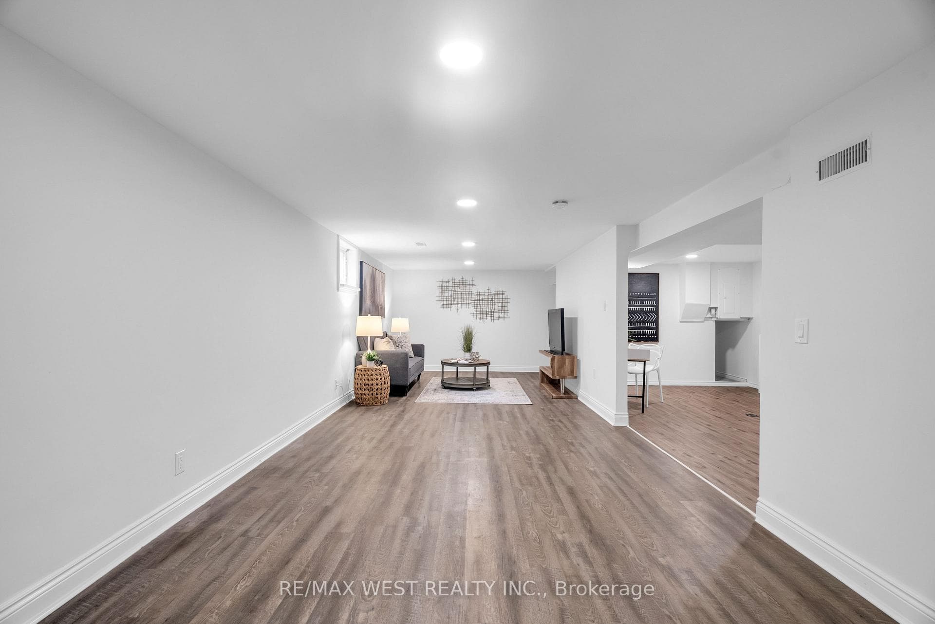 152 Athabasca Street photo 25