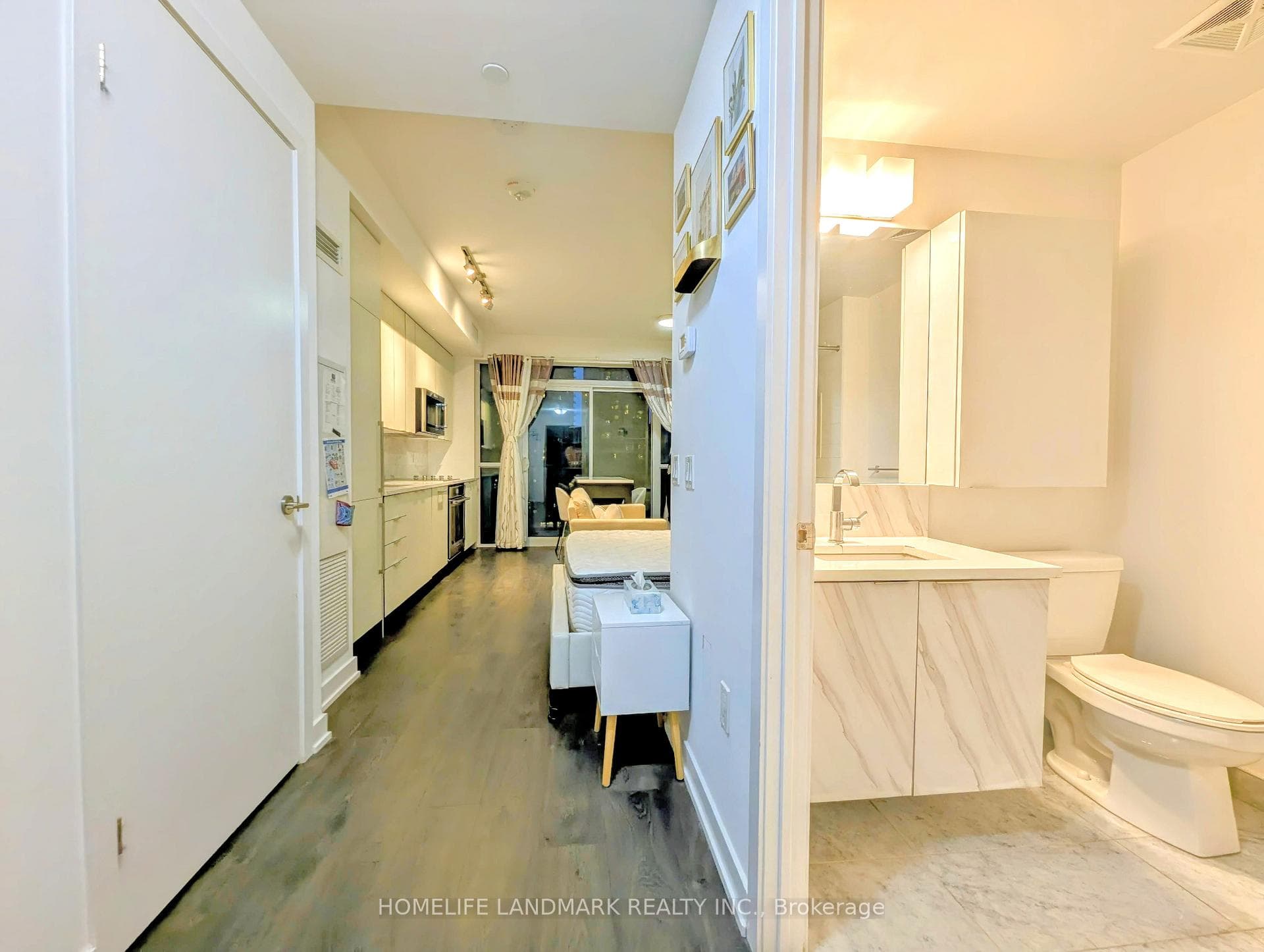 38 Iannuzzi Street Unit 1502 photo 6