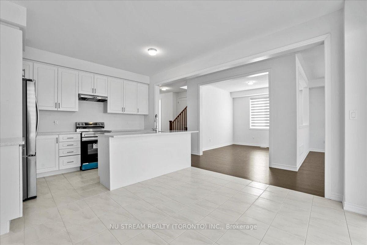 21 ABBEY Crescent photo 11