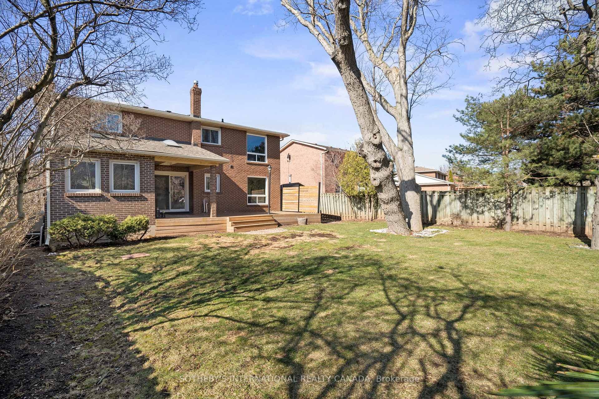 1489 Jasmine Crescent photo 41