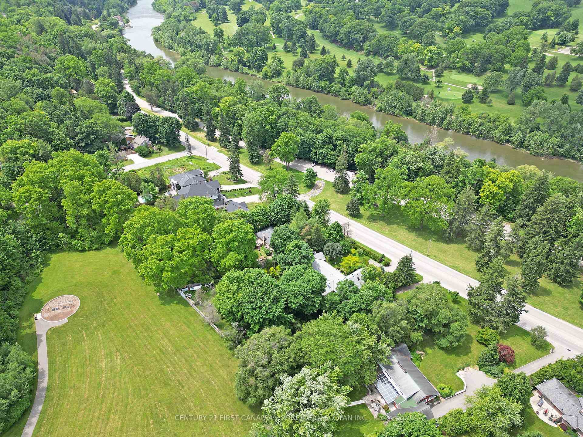 740 Springbank Drive photo 13