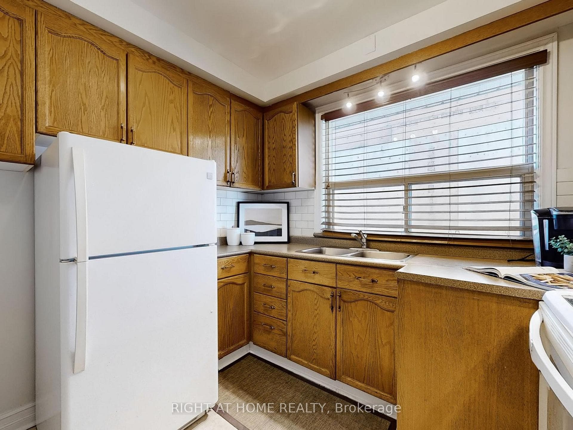 61 Citadel Drive photo 10