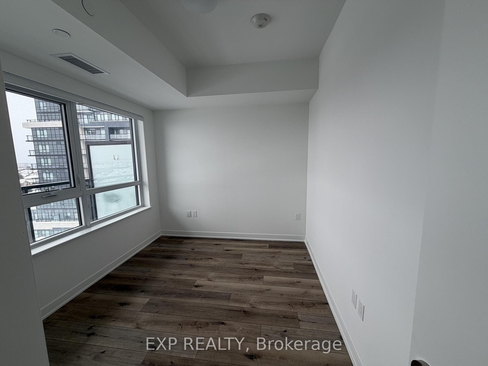 395 Dundas Street Unit 628 photo 7