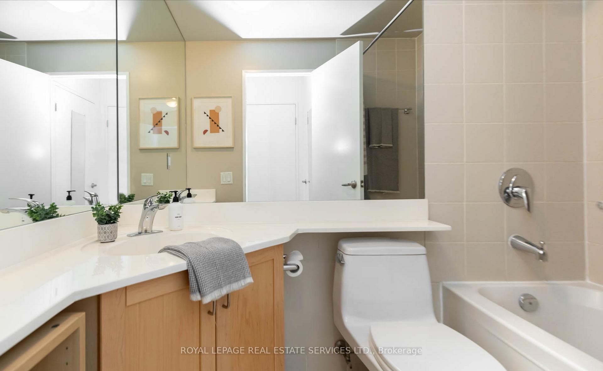Ensuite bath
