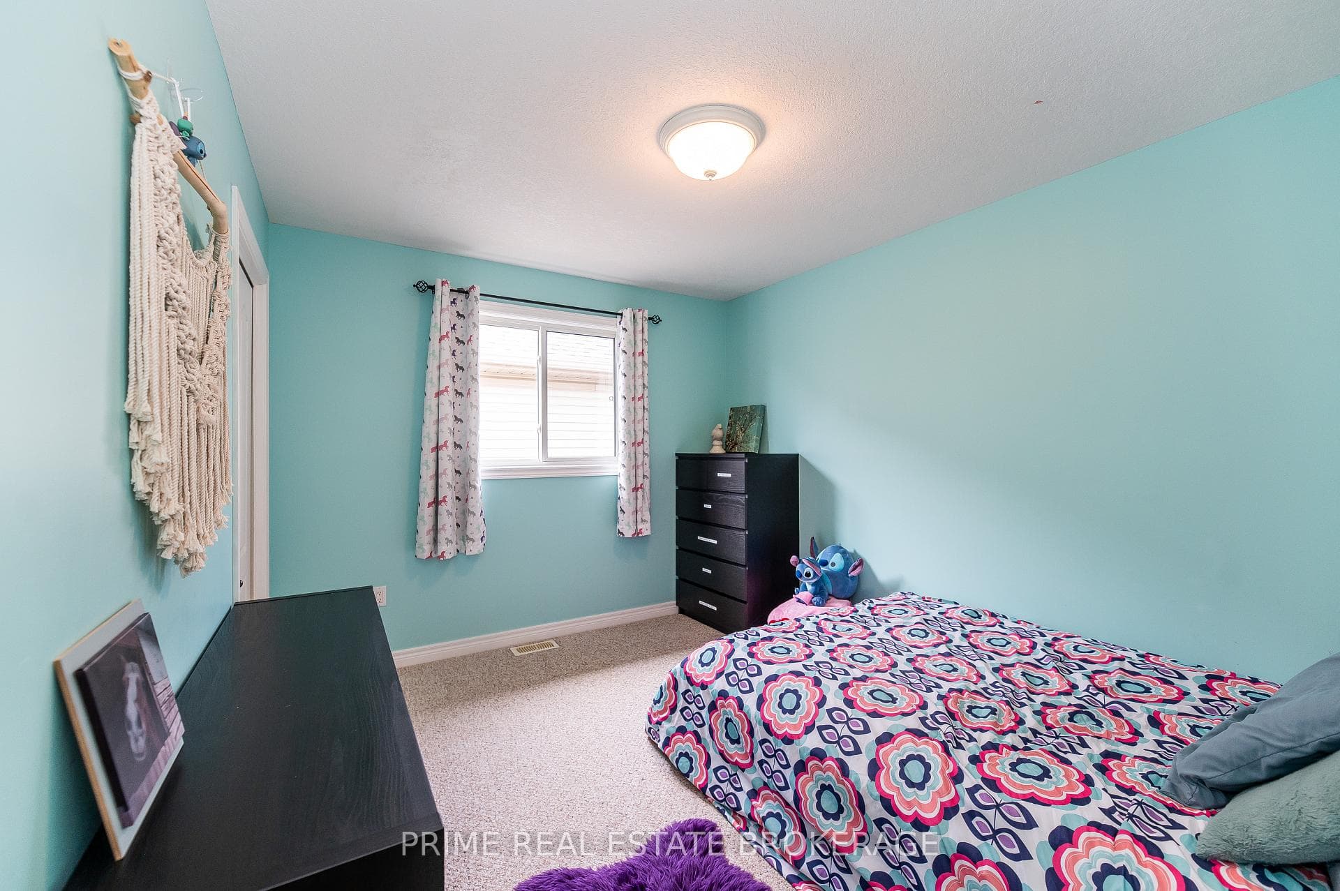 100 Hagerman Crescent photo 16