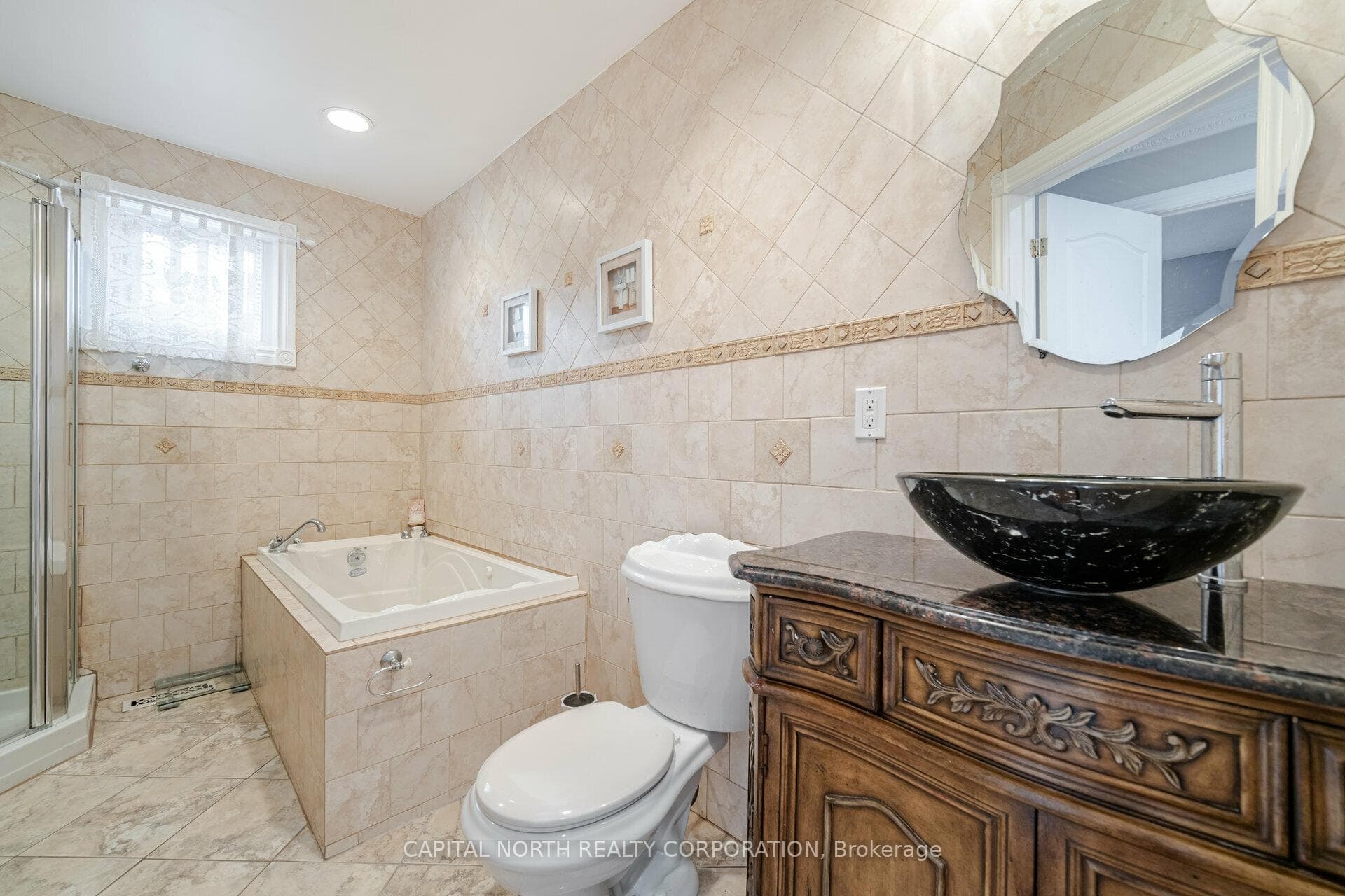 58 Mandel Crescent photo 18