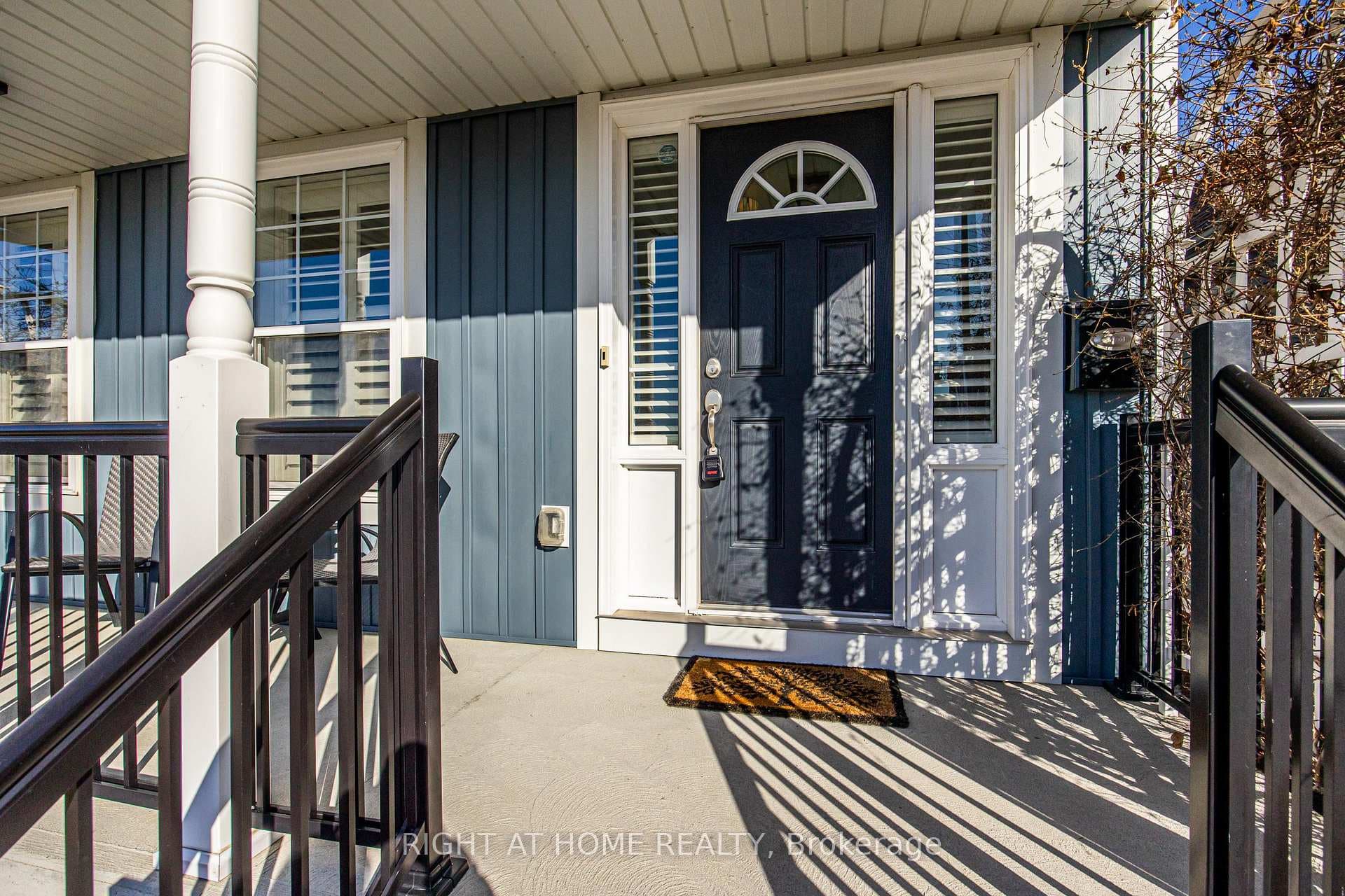 274 Strachan Street photo 2