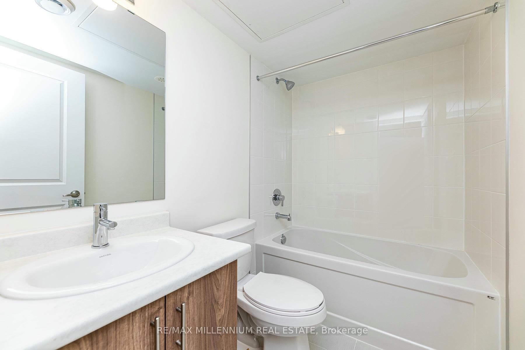 165 Tapscott Road Unit 11 photo 25