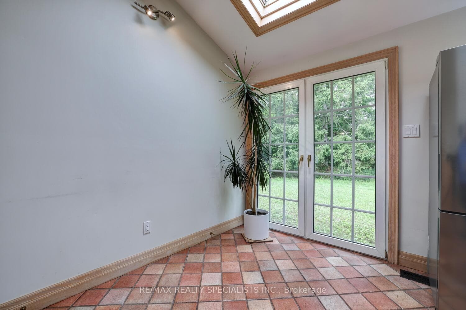 2393 Kenbarb Road photo 14