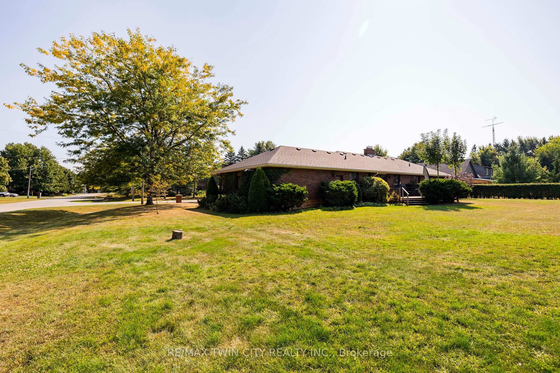 7 KIMBERLEY Road photo 5