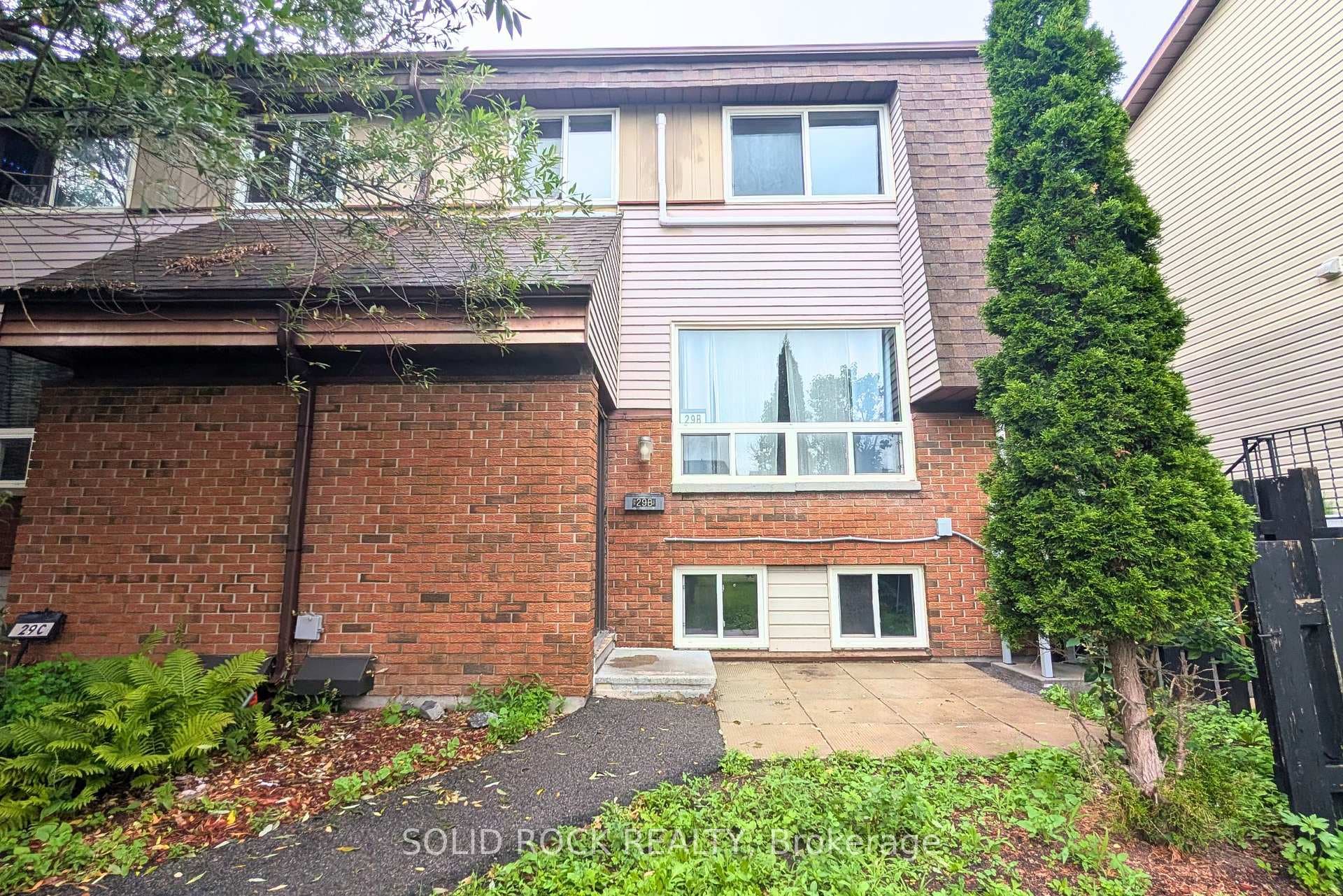 29 Woodvale Green Drive Unit B photo 2