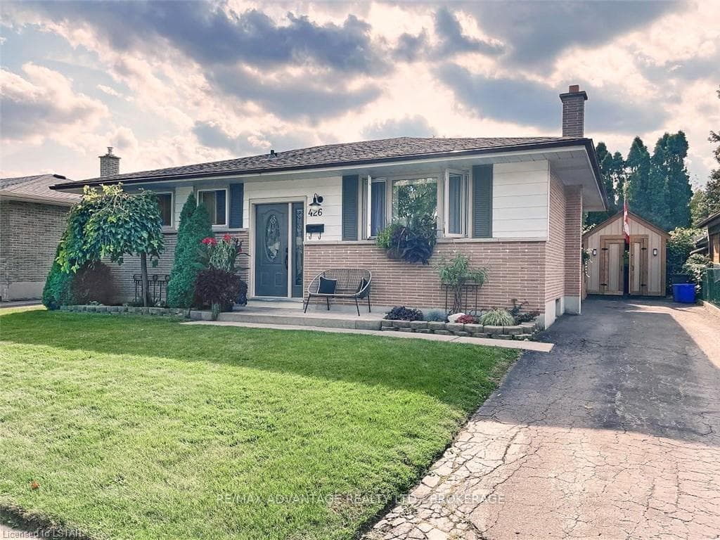 426 HUDSON Drive photo 1