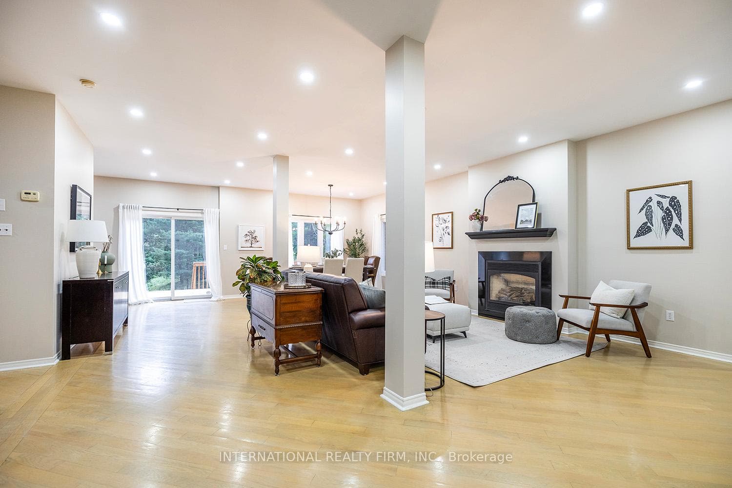 1145 Gossamer Drive photo 3