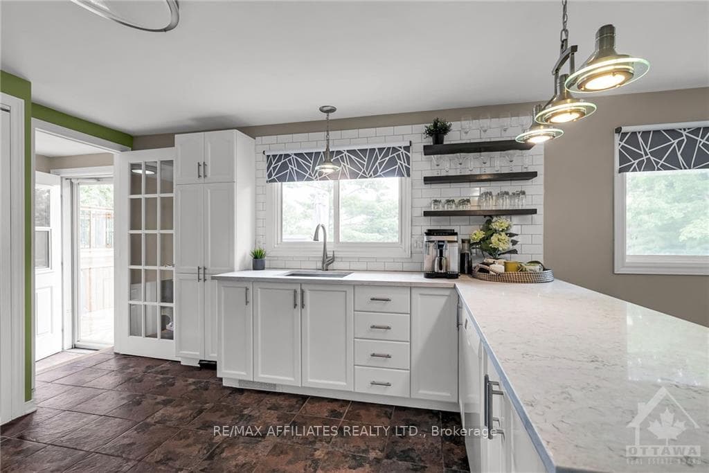 11514 QUEEN Street photo 9