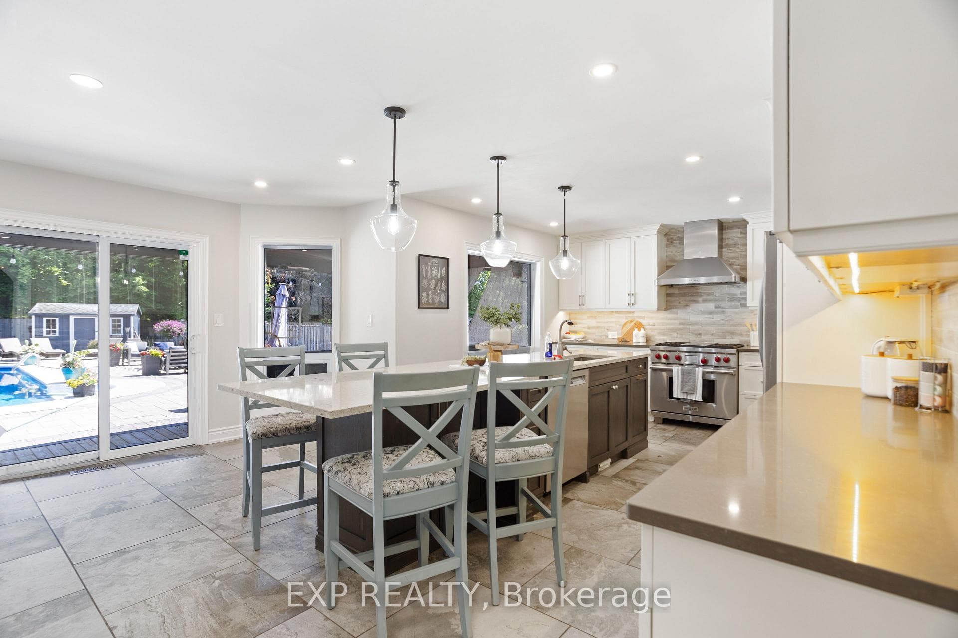 Huge Family-Sized Kitchen - Great for entertaining