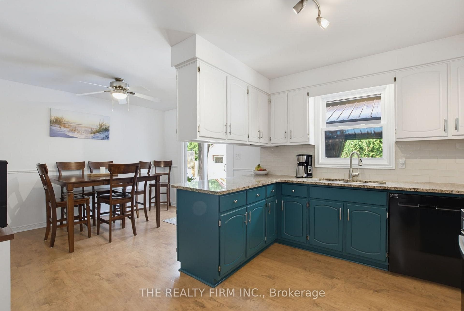 493 Maple Street photo 9