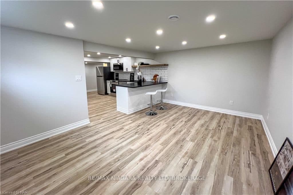 6911 HAGAR Avenue photo 15