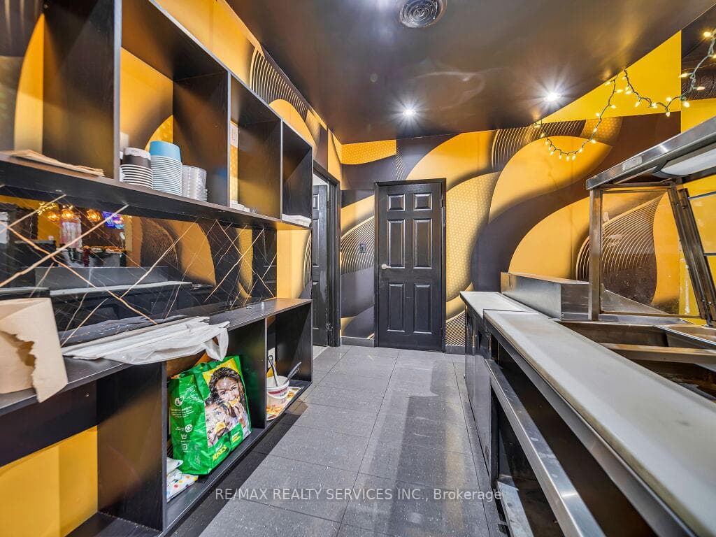 333 Fairhill Avenue Unit 11 photo 18