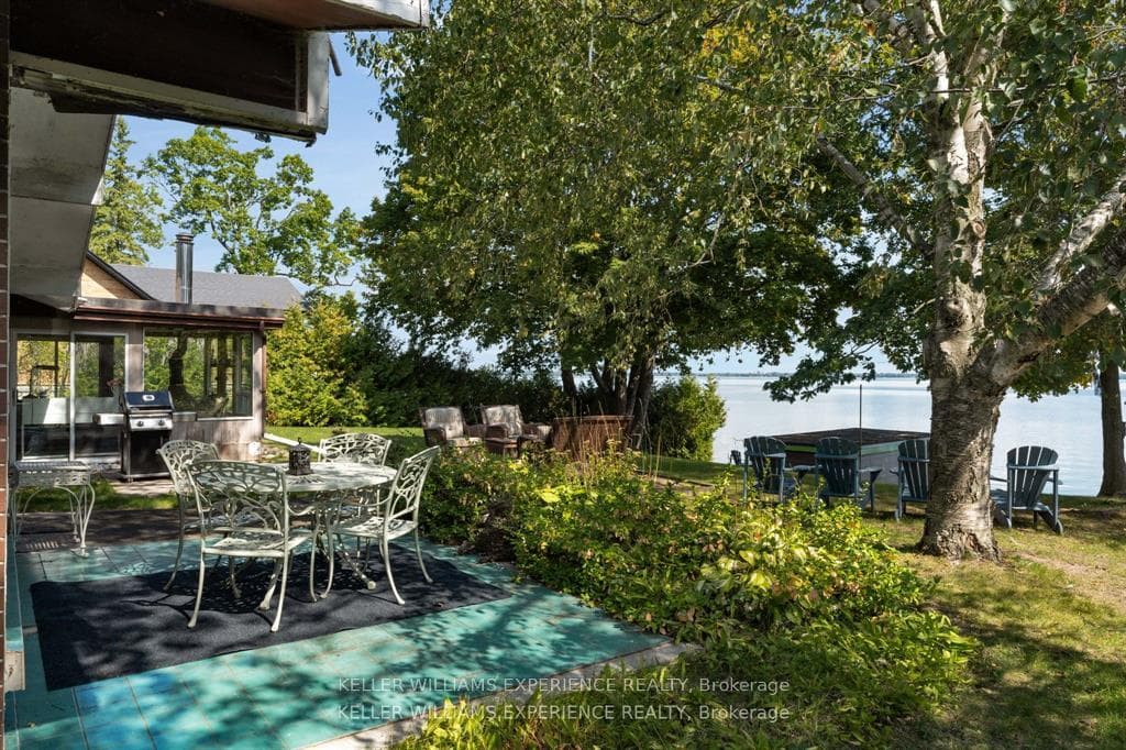 18 Maple Drive photo 14