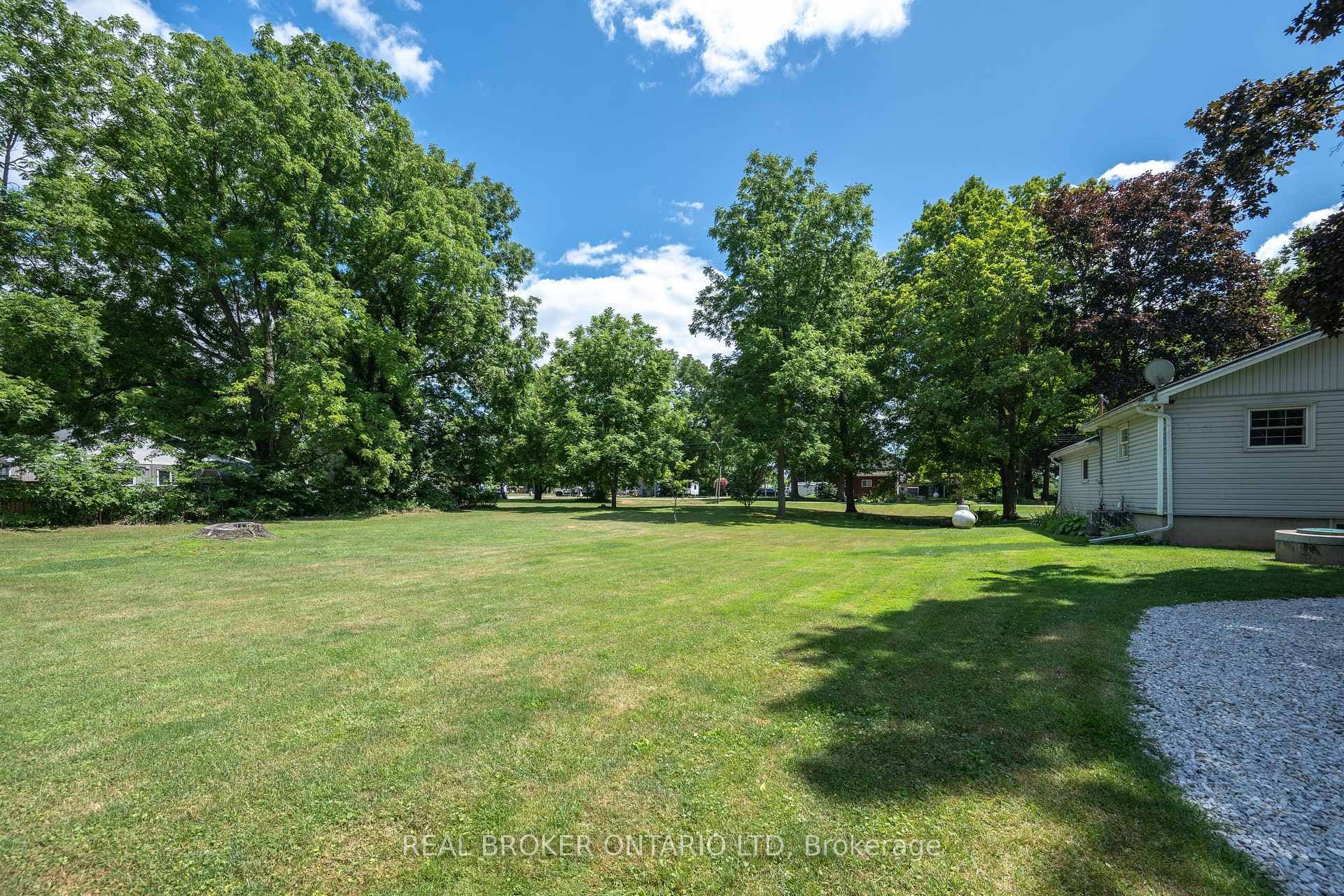 15 Middlemiss Avenue photo 22