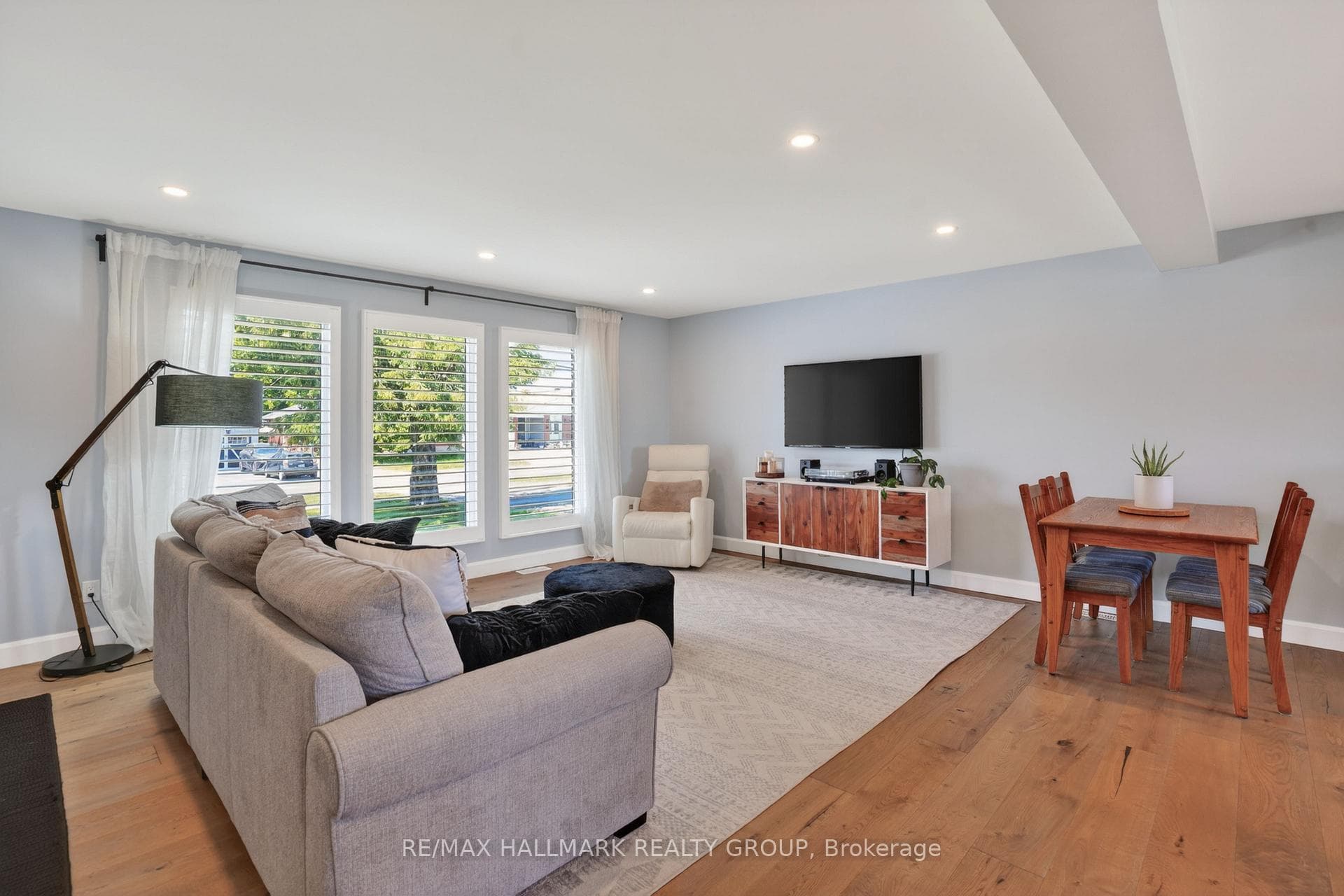 1583 MAXIME Street photo 7