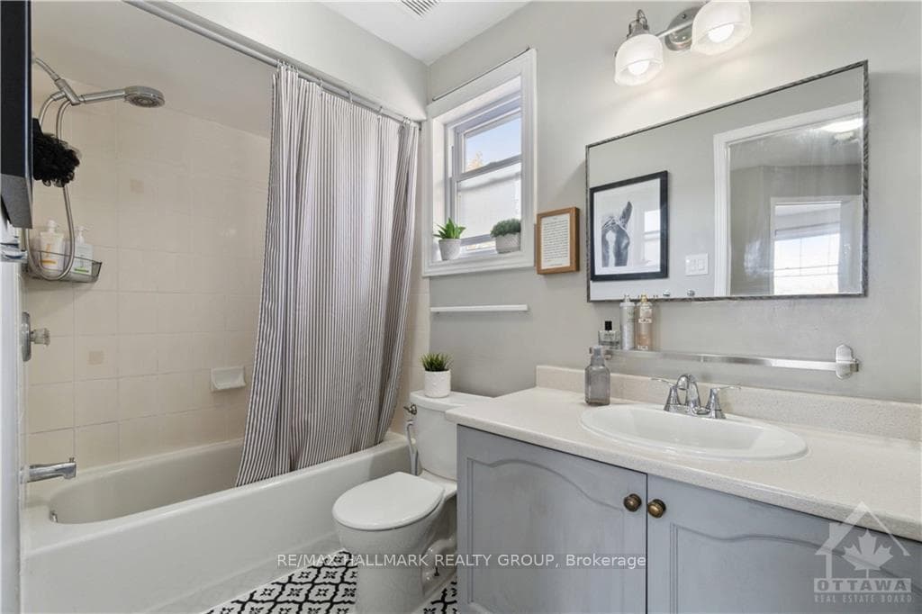 120 WHALINGS Circle photo 25