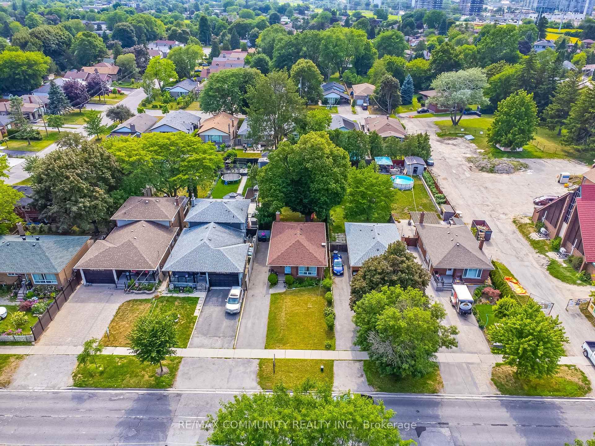 764 Brimley Road photo 45