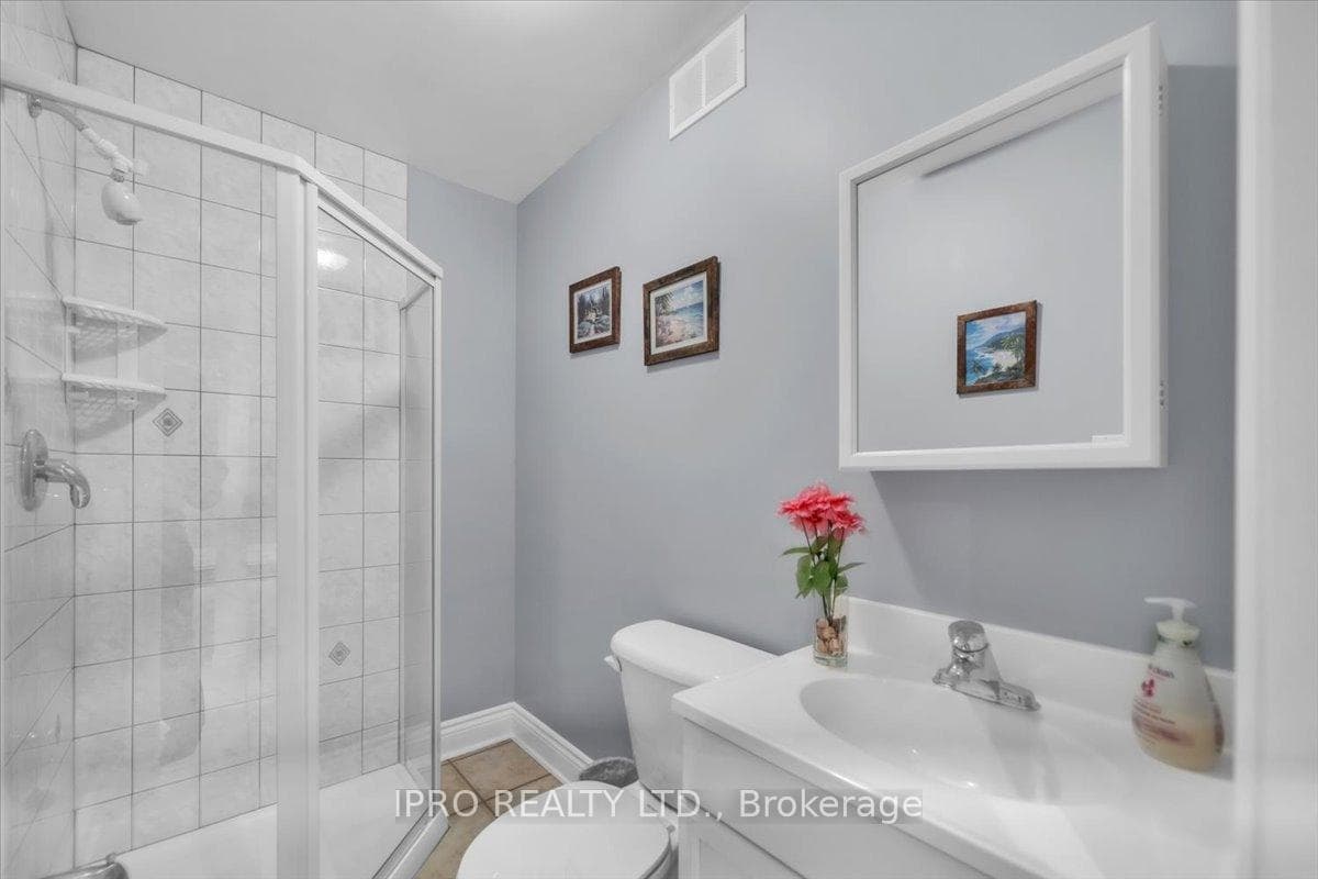 163 Humberland Drive photo 15