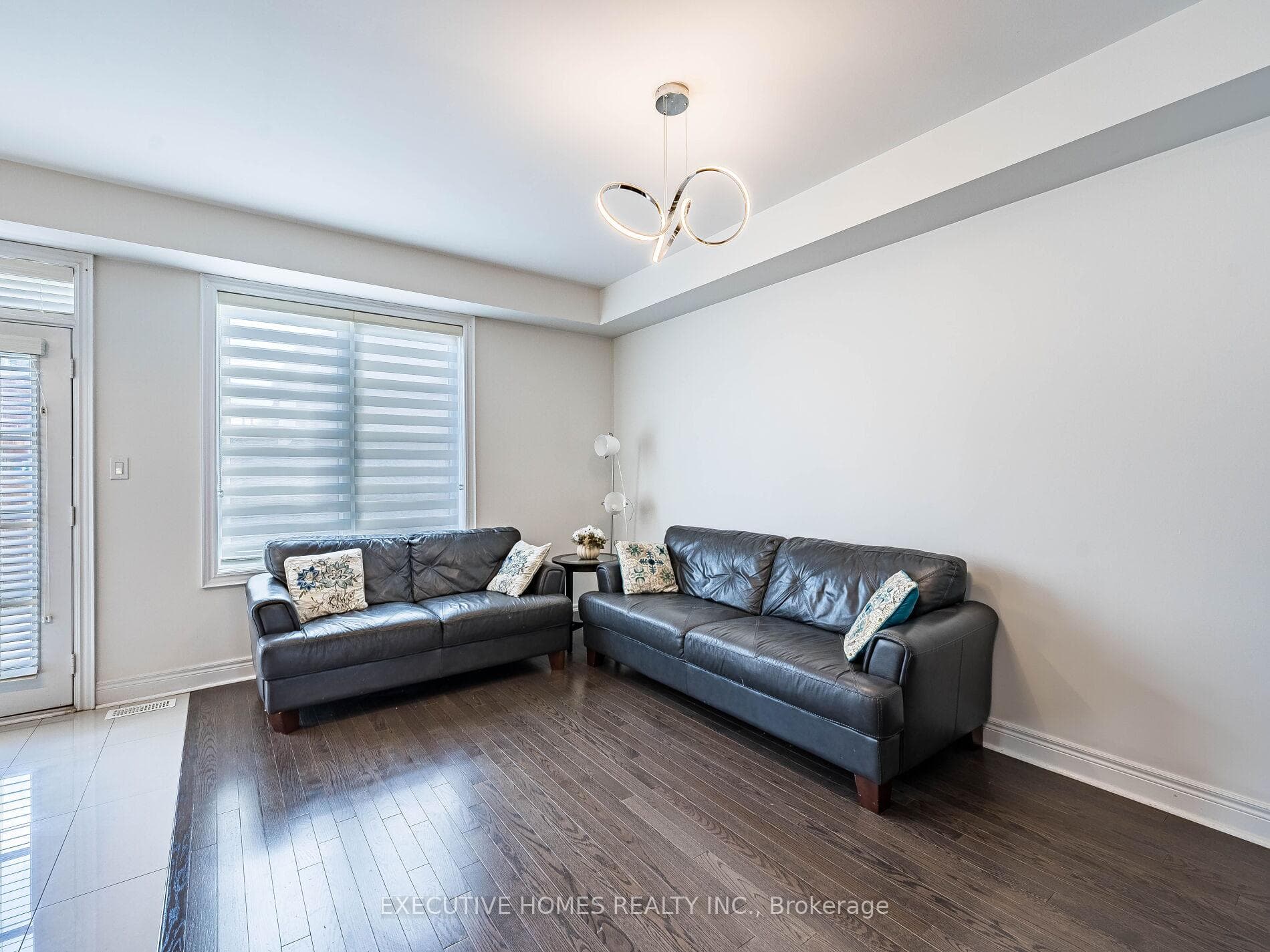 15 Lowther Avenue photo 7