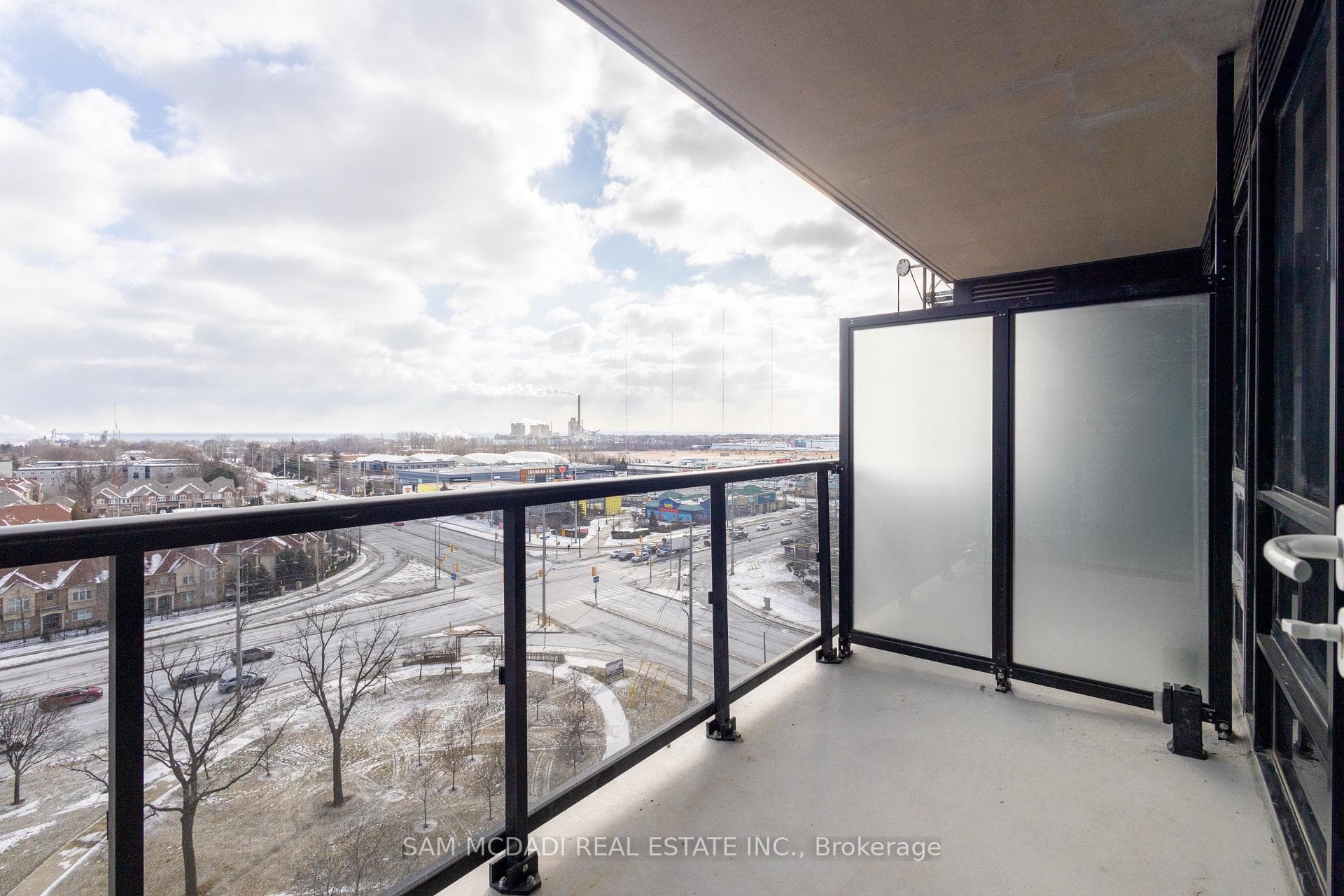 1035 Southdown Road Unit 1005 photo 20