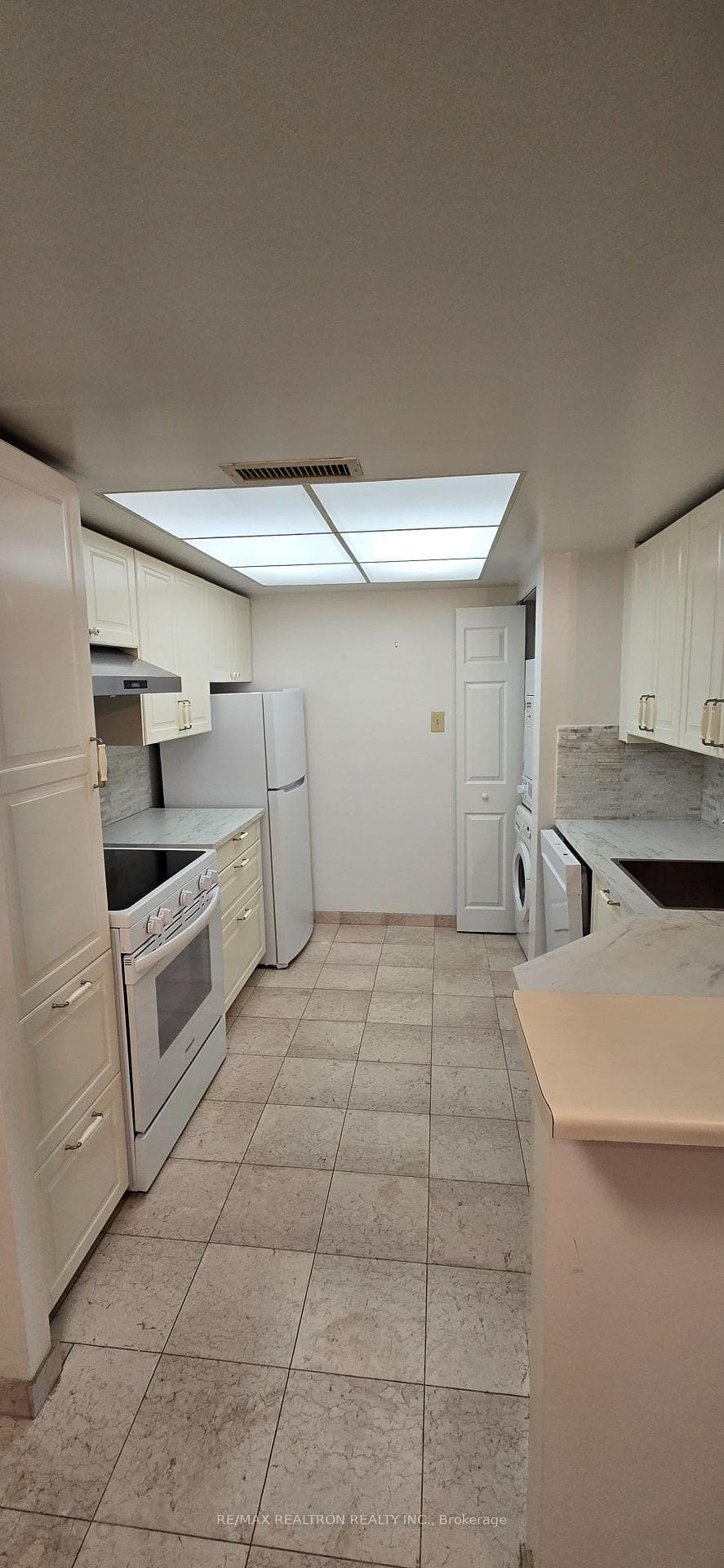 1001 Bay Street Unit 1711 photo 15