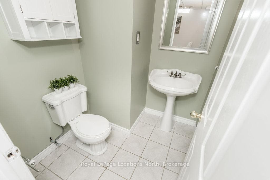 10 BARWICK Drive photo 32