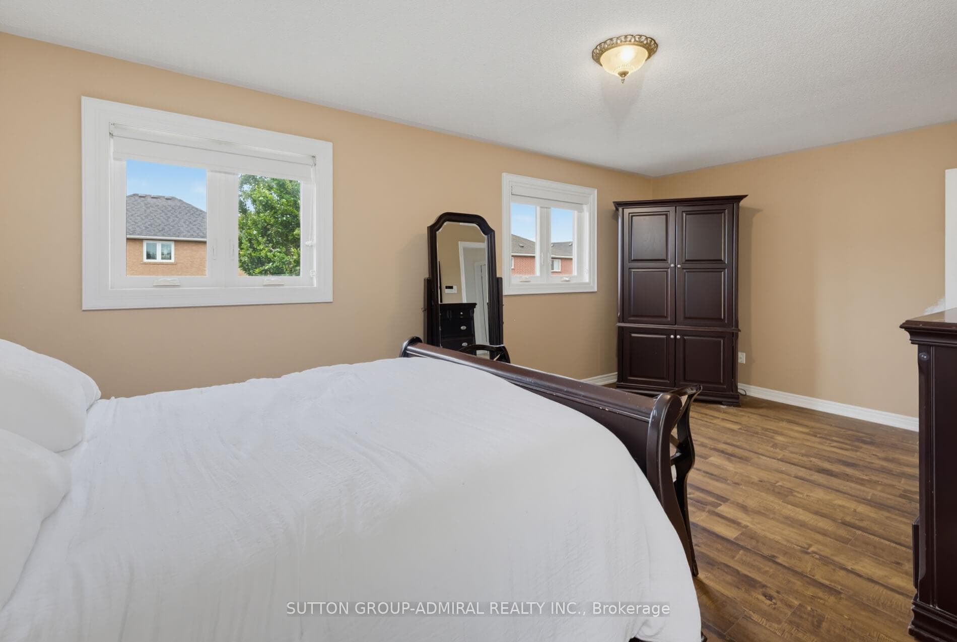 27 Pine Hollow Crescent photo 18
