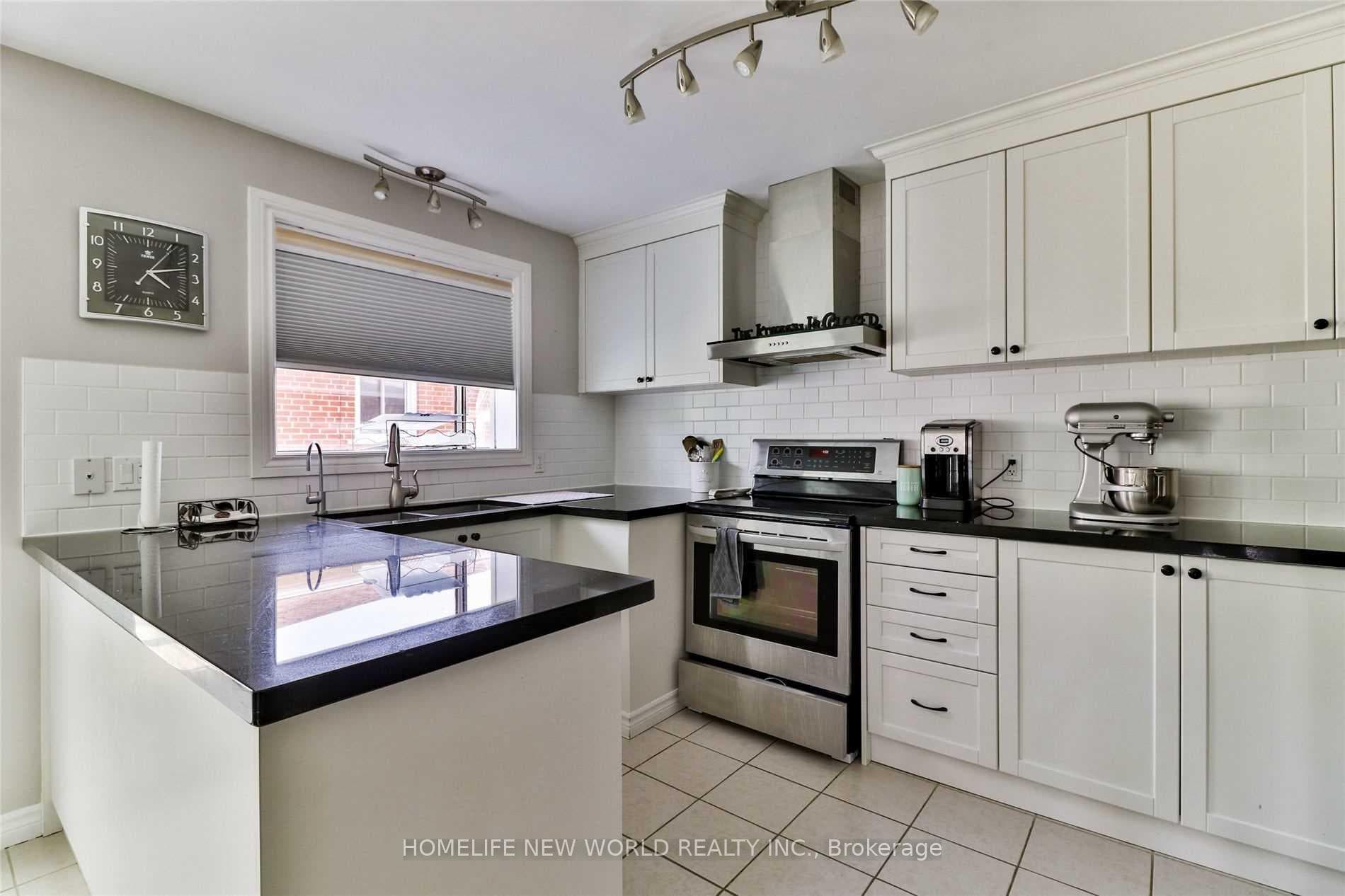 34 Orangewood Crescent Unit Main photo 4
