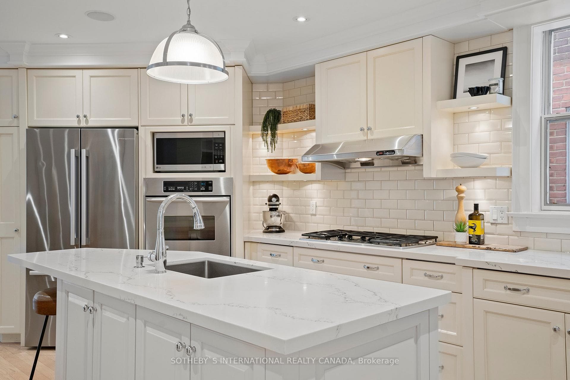 12 Harper Avenue photo 17