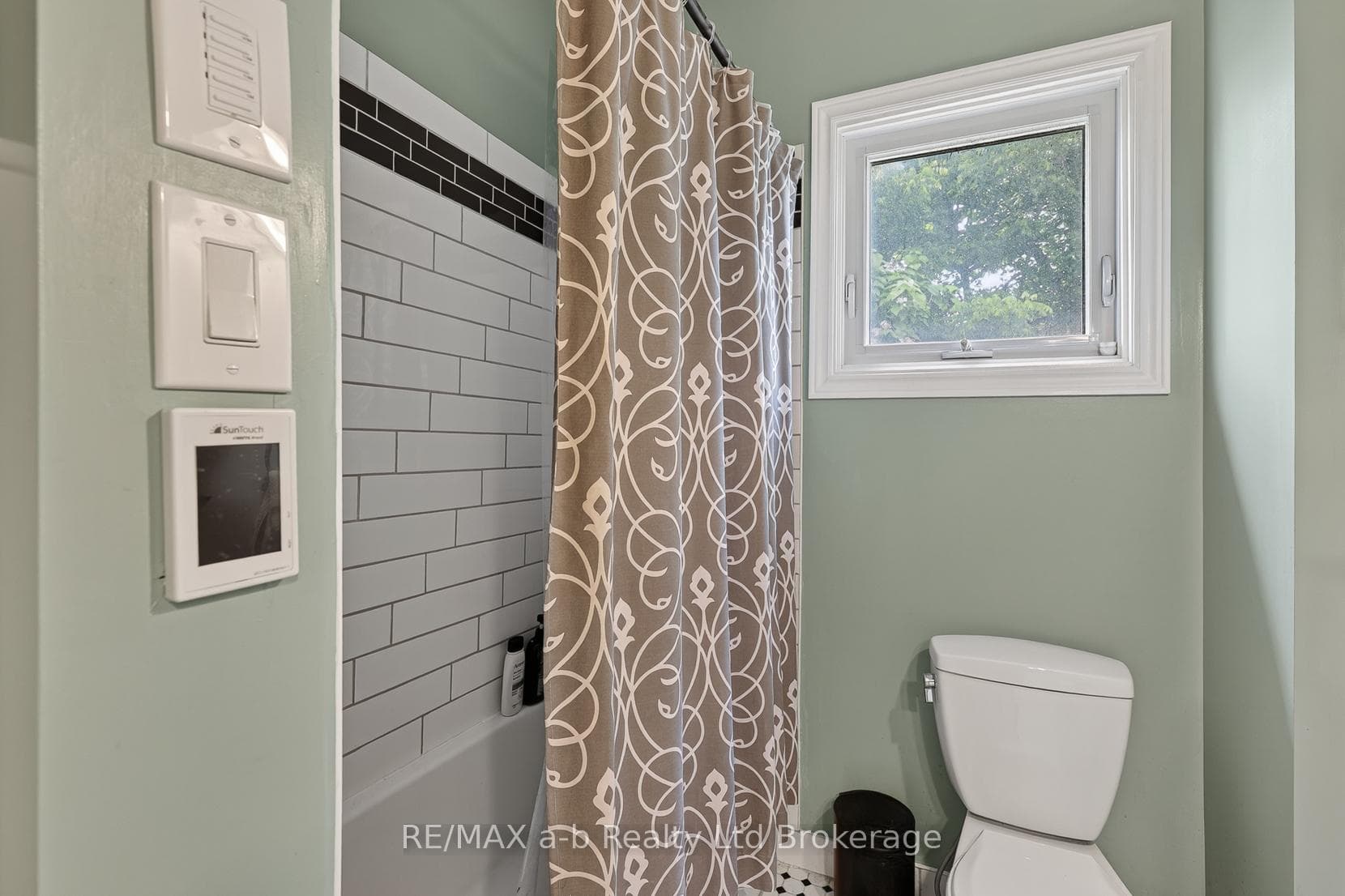 301 Thames Street photo 17