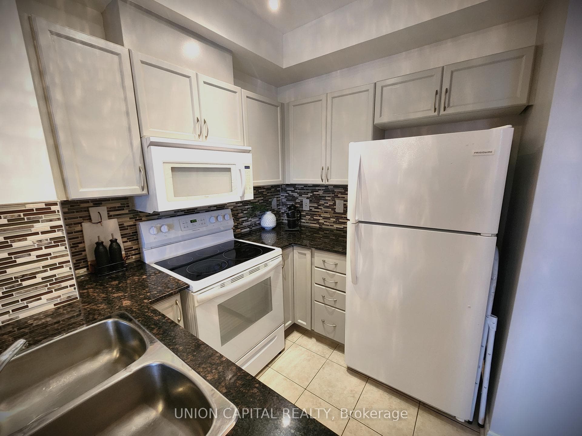 15450 YONGE Street Unit 305 photo 7
